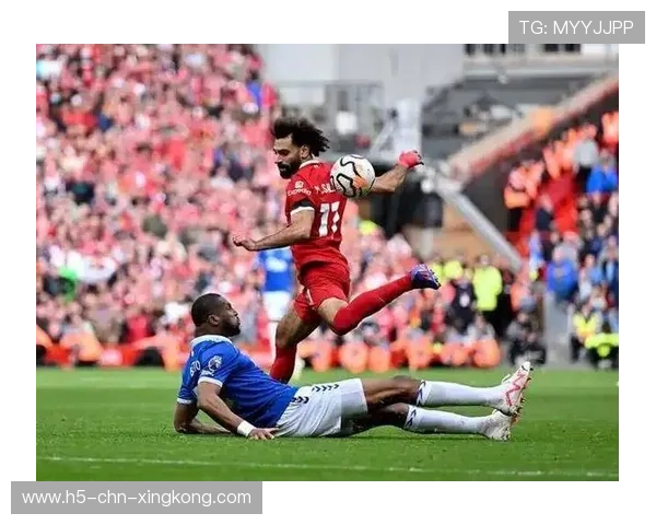 英超利物浦前场逼抢成功,对手被压制整场